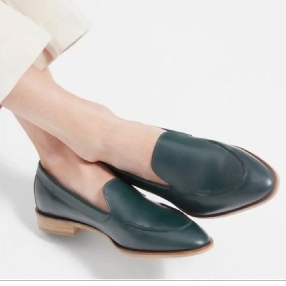 Everlane The modern loafers in Ivy green